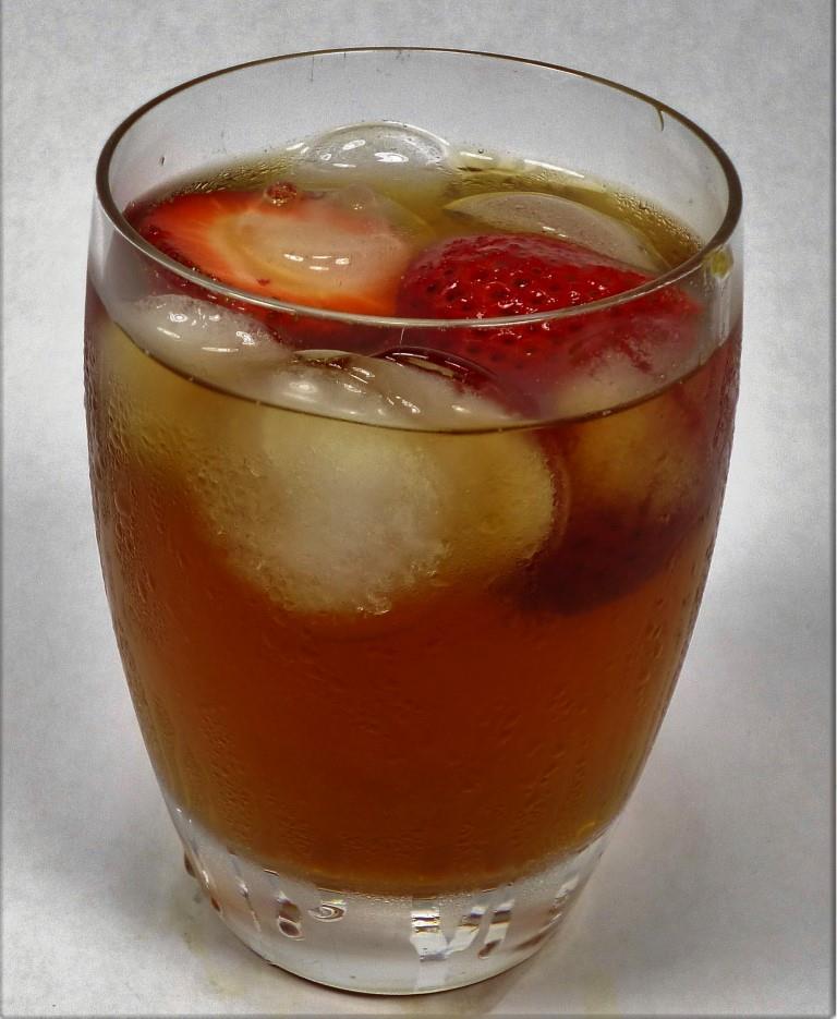 Loose Leaf Earl Grey Tea - Embassy House Blend Iced With Organic Strawberries